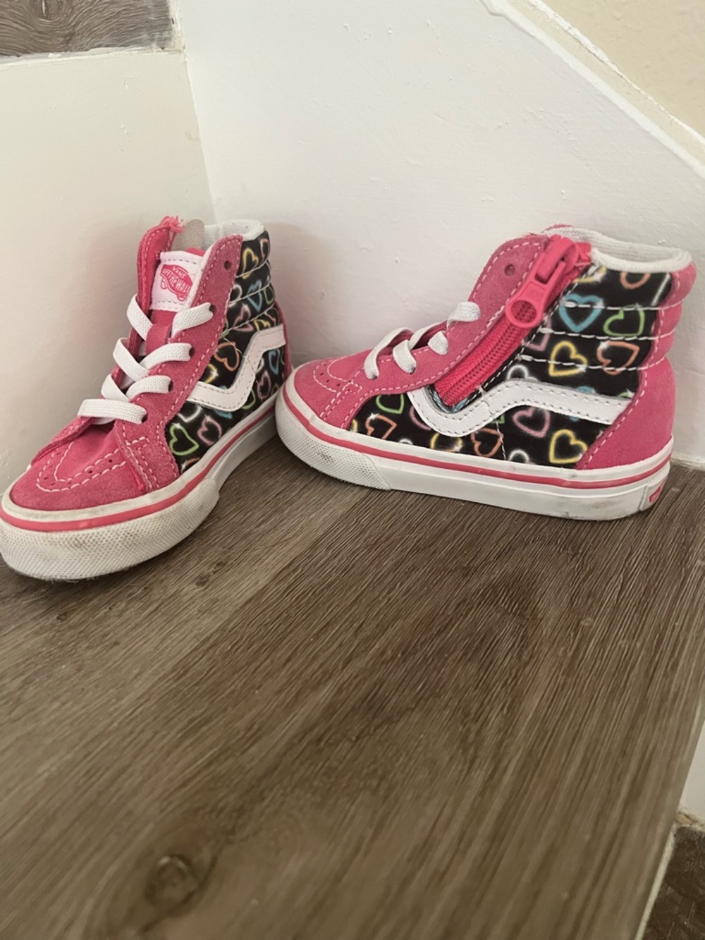 Vans Todder Size 6 Pink Black Hearts Skateboarding Shoes Kids